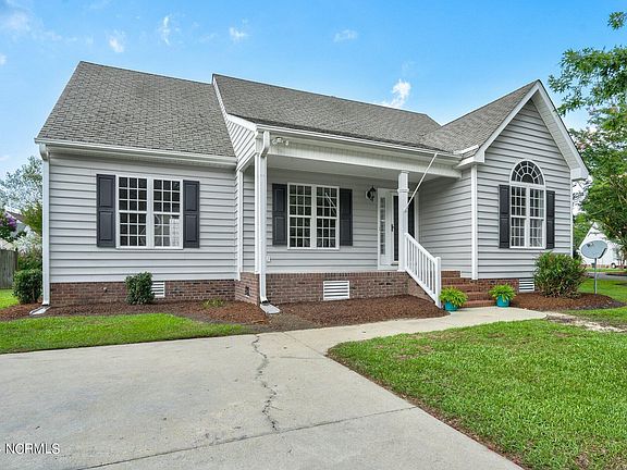 2nd image of 795 Edenbrook Drive