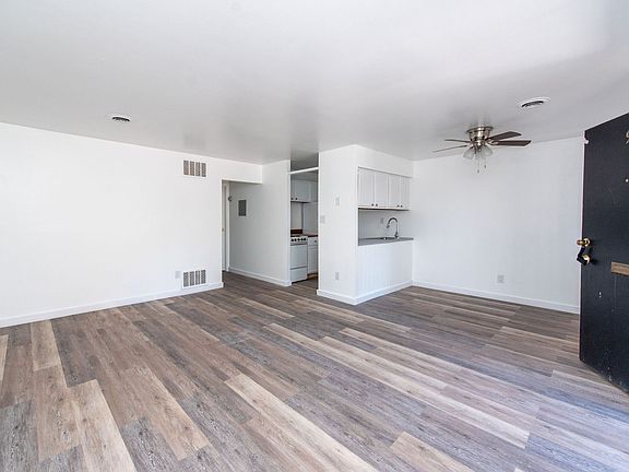 3rd image of 2839-2857 Cypress Way #9