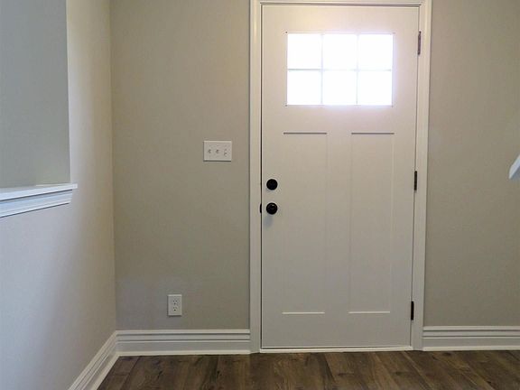 3rd image of 100 Trowbridge Dr