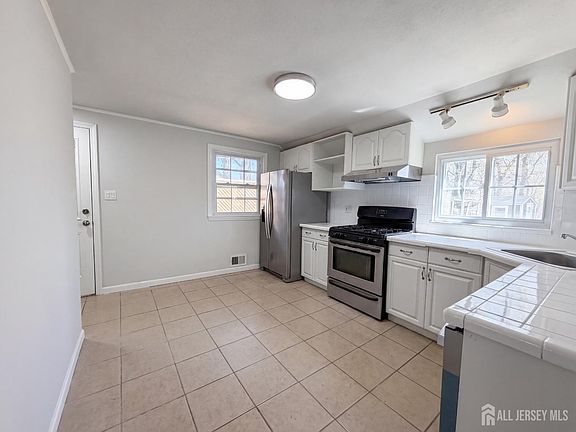 2nd image of 19 Delekas Ave