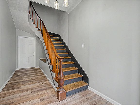 4th image of 33 W Xenia Ave