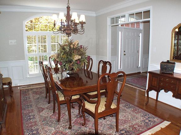 3rd image of 9120 Hailes Abbey Ln