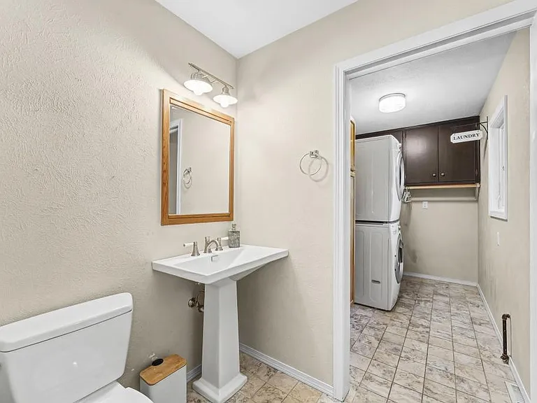 19 Dale Pl — Photo 17