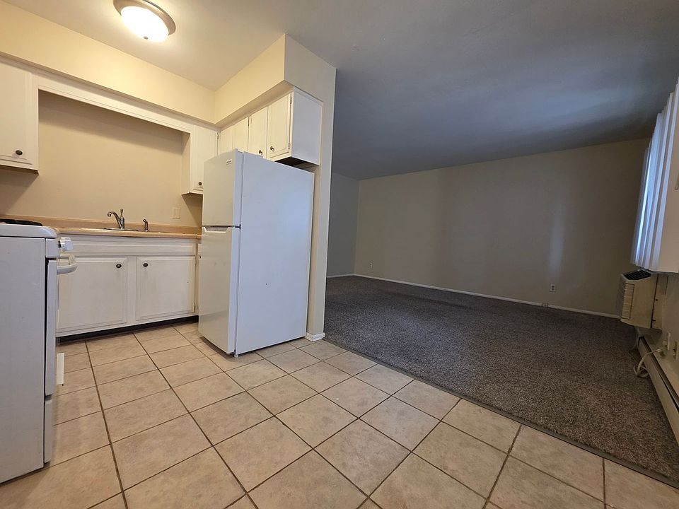 1st image of 2069 N Cambridge Ave #220
