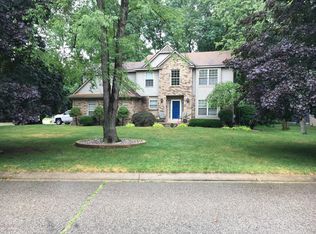 1668 Cardinal Rdg, West Bloomfield, MI 48324