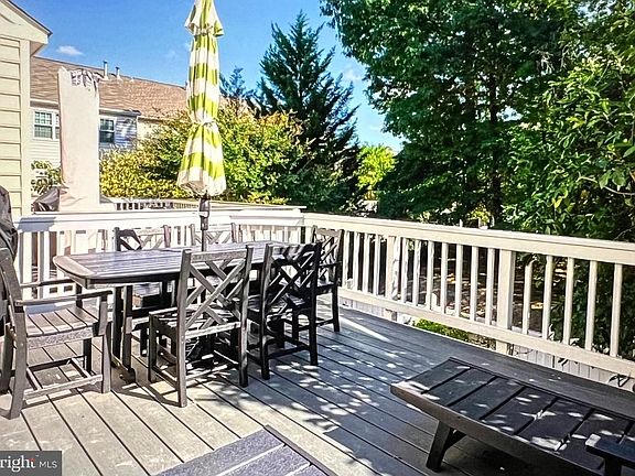 5th image of 12027 Edgemere Cir