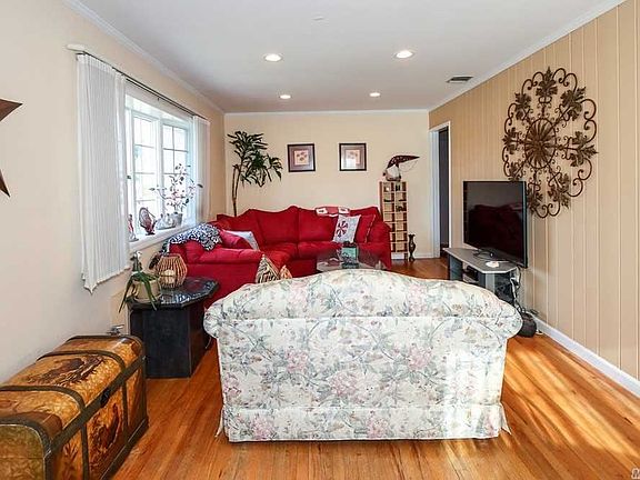 5th image of 11 Emily St
