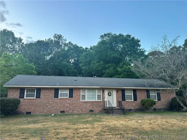 701 McCaskill Ave, Maxton, NC 28364