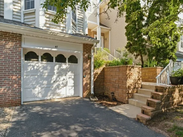 47 Lambiance Ct, Highland Park Boro, NJ 08904