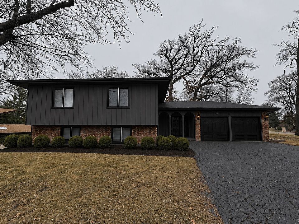 1st image of 37 E Cambridge Dr