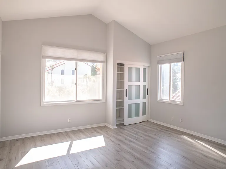 24825 Alexandra Ct — Photo 40
