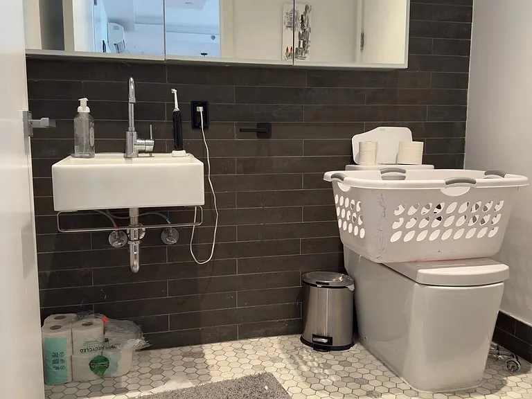 229 Roebling St #2C — Photo 13
