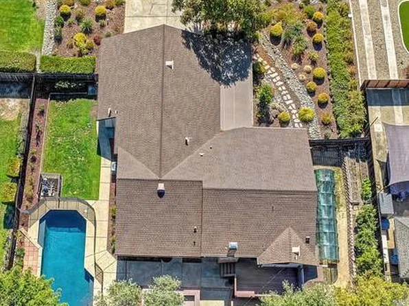 1833 Woodacre Way, Roseville, CA 95661