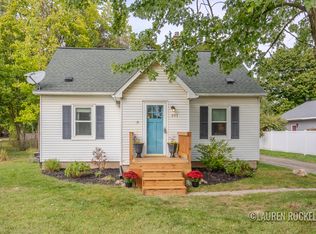 893 Baldwin St, Jenison, MI 49428