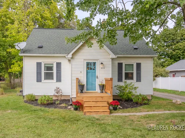 893 Baldwin St, Jenison, MI 49428