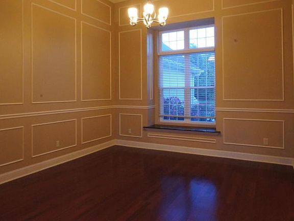 5th image of 4900 Garden Grove Dr