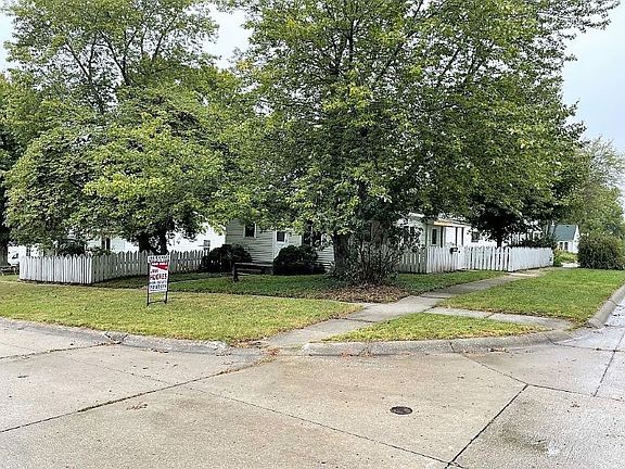 2nd image of 407 E Grant Ave