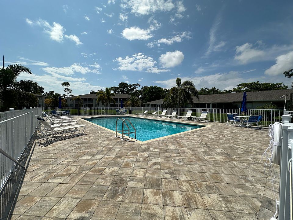 2nd image of 2370 Naples Trace Cir Unit 8