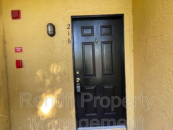 2nd image of 2835 Winkler Ave APT 216