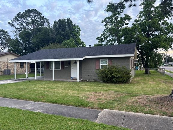 2nd image of 118 Mimosa St