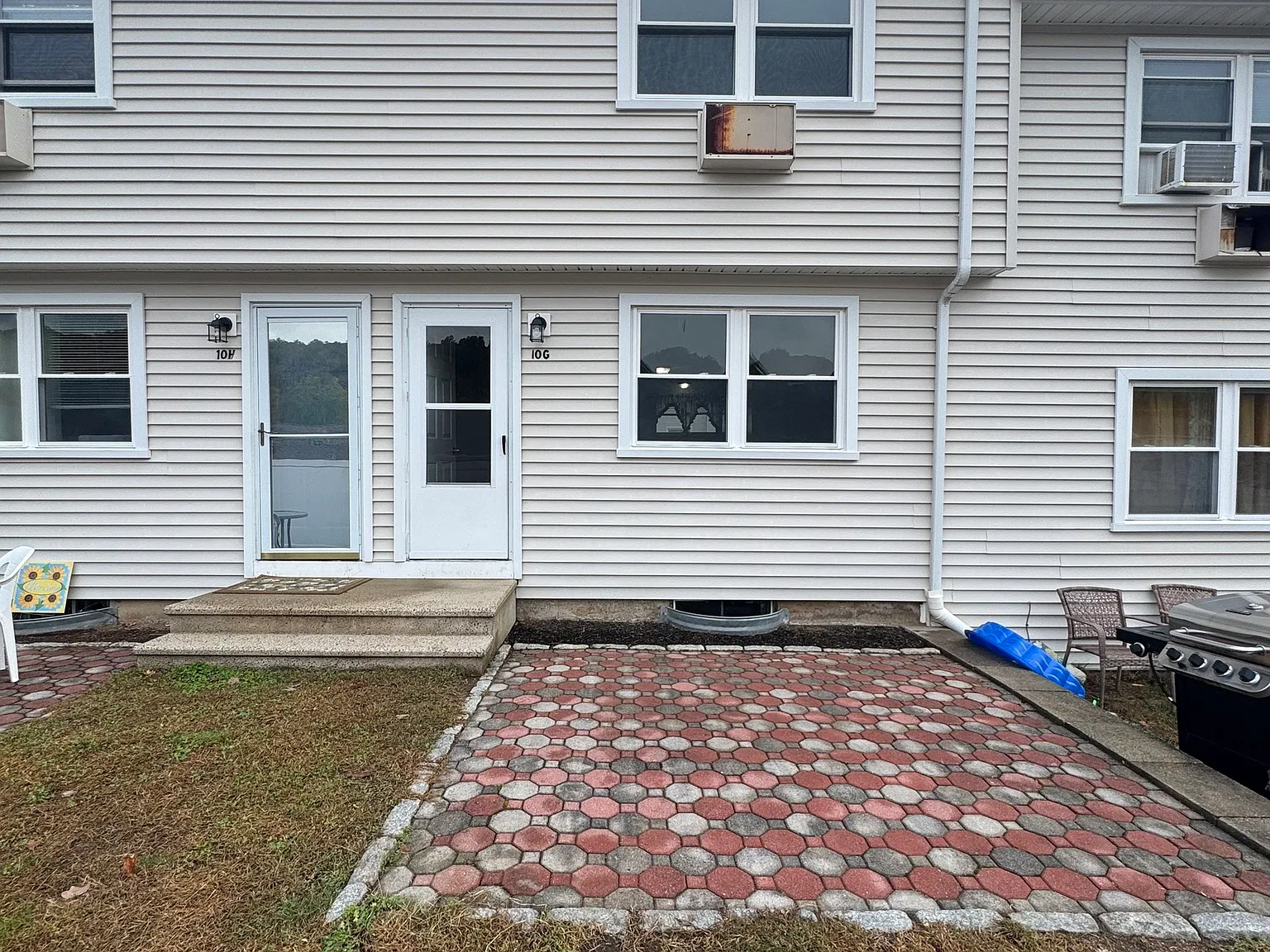 2 bed, 1.5 bath, 1008 sqft, $2,000 — Photo 2