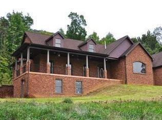 10655 Crystal Falls Dr, Hagerstown, MD 21742