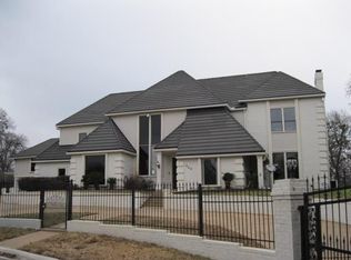 849 Oak Crest Dr, Fort Worth, TX 76120