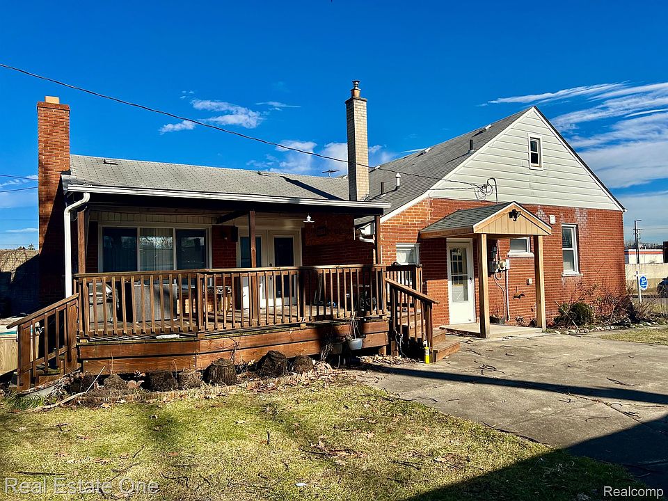 1st image of 20411 Deering St