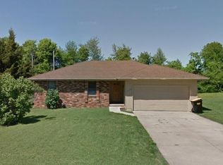 3297 W El Castile St, Springfield, MO 65807