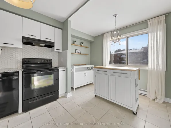 21 Meadow Ln #2, Barrie, ON L4N 7K3