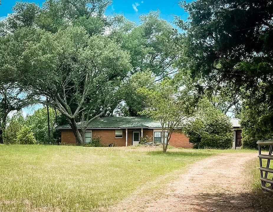 1st image of 1021 County Road 833