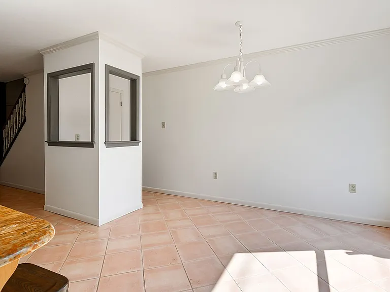 956 Ridgepoint Ct #15C — Photo 3
