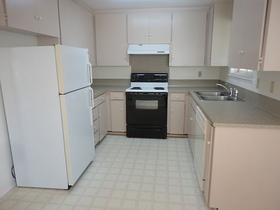 2nd image of 1324 Central St NE