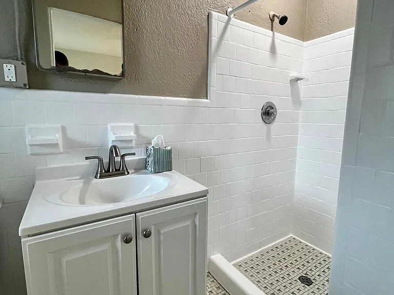 707 Rosery Rd NW #3 — Photo 6