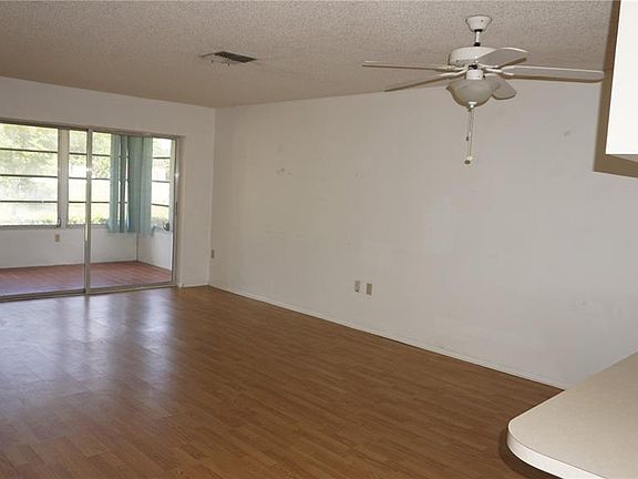 5th image of 12543 Dearborn Dr