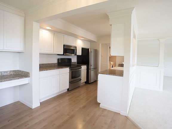 4th image of 410 2nd Ave S APT 211
