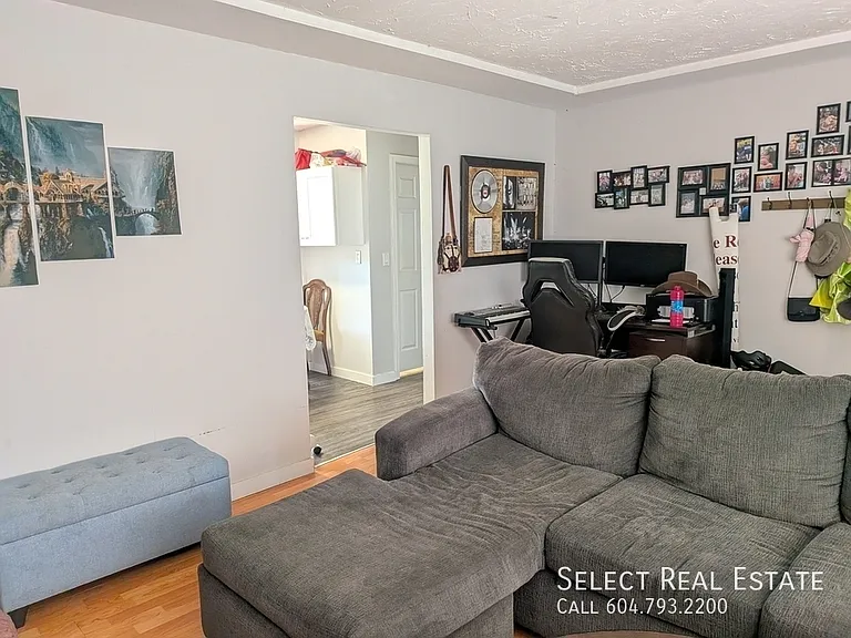 46638 Cedar Ave — Photo 3