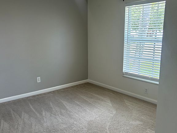 5th image of 9922 50th Street Cir E