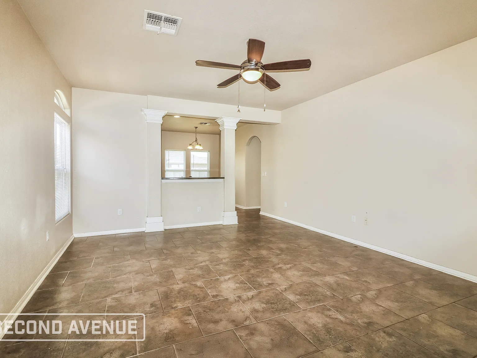 4 bed, 2.0 bath, 1624 sqft, $2,095 — Photo 4
