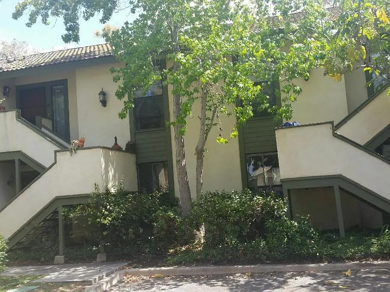 1187 Grove Ave #E — Photo 1