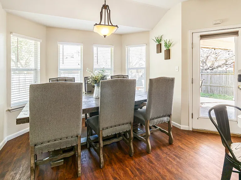 3711 Meadow View Dr — Photo 14