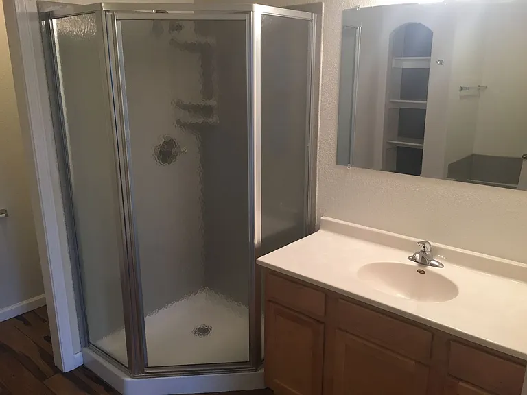 4236 Parkview Dr — Photo 9