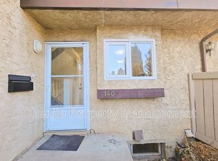 140 Royal Ter NW #140, Edmonton, AB T6J4R2