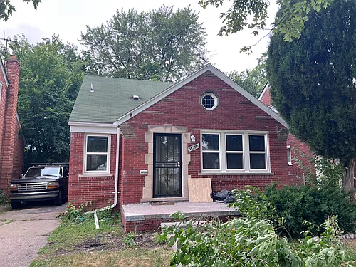 18033 Albion Ave Photo 1