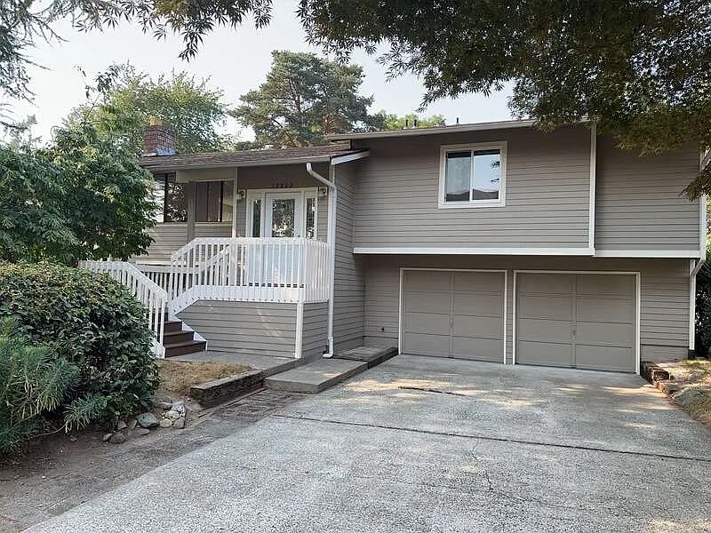 12020 SE 42nd Ct