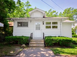 39271 N Lake Ave, Lake Villa, IL 60046