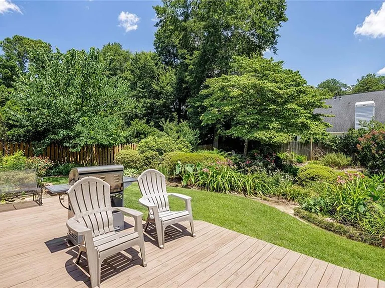 1140 Mitsy Forest Dr NE — Photo 34