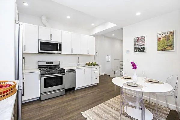 Rented by Compass | media 18