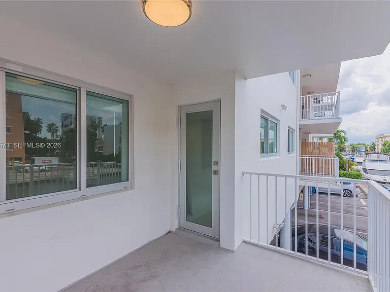 3755 NE 167th St #6 — Photo 11