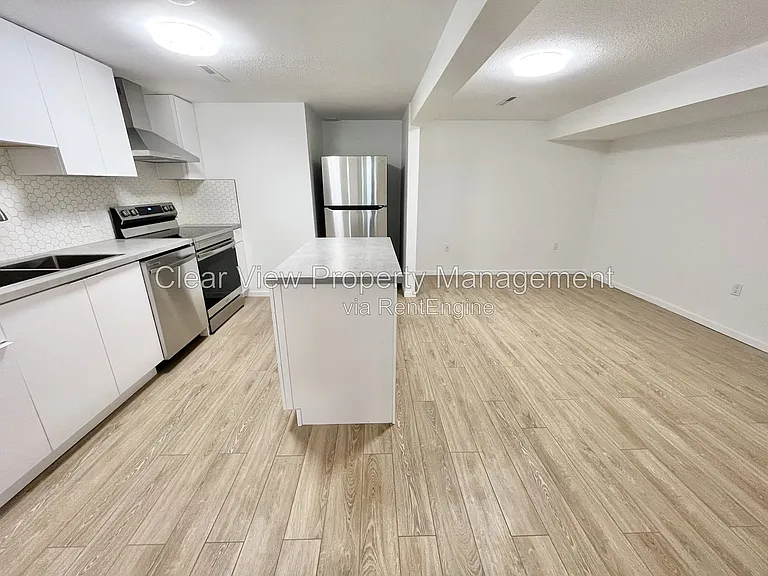 5 Laval Ct W #LOWER LEVEL — Photo 3